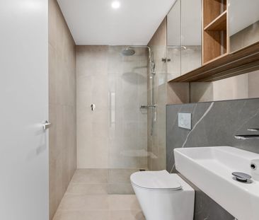 Stunning Three Bedroom Apartment. - Photo 5