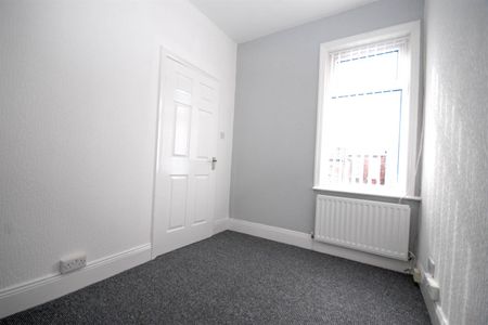 3 bed flat to rent in Balmoral Gardens, North Shields, NE29 - Photo 2