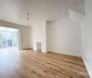 2 bedroom semi-detached bungalow to rent - Photo 2