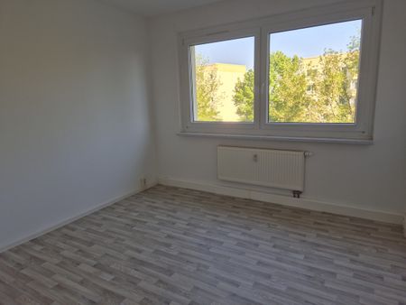 3-Raum-Wohnung mit Balkon im ersten Obergeschoss zu vermieten - Photo 4