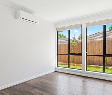 ** Executive town home in the heart of Balwyn North ** - Photo 3
