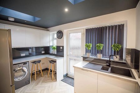 To Rent Hoole Lane, **Available From August 2025 - 4 Bedrooms**, Chester - Photo 2