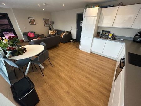 Apt 8, 1 Sussex Place, Belfast, BT2 8AL - Photo 3