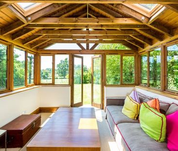 5 bedroom detached house to rent - Photo 2