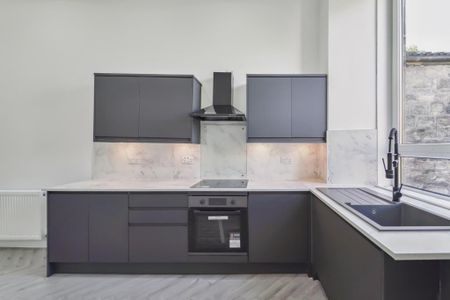 4 bedroom apartment to rent - Photo 2