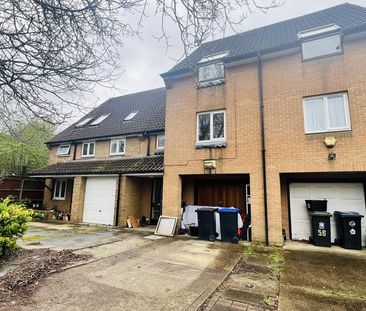 4 bedroom terraced house to rent - Photo 6