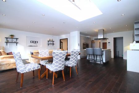 4 bedroom semi-detached house to rent - Photo 3