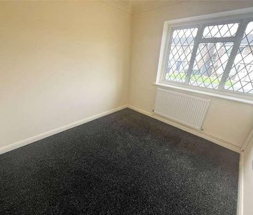 Devon Gardens, Rochford, Essex, SS4 - Photo 2