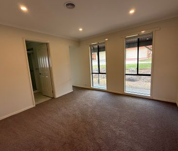 19 Greythorne Court, Narre Warren VIC - Photo 6