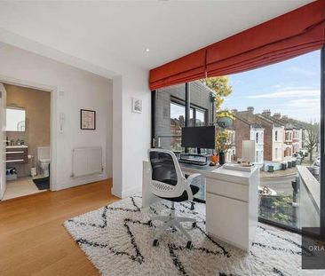 Wandsworth Road, London, SW8 - Photo 2