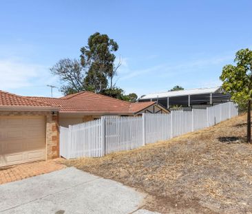 3X2 FAMILY HOME - LOW MAINTENANCE AND IDEAL LOCATION - Photo 1