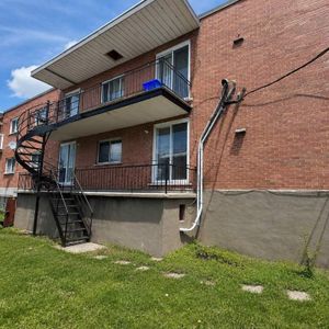 Spacieux rez-de-chaussée avec sous-sol à louer au cœur de Saint-Léonard - Photo 2