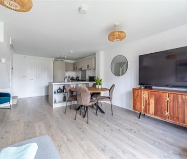 2 bedroom end of terrace house to rent - Photo 4