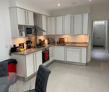 Room in a Shared House, Great Cumberland Mews, W1H - Photo 5