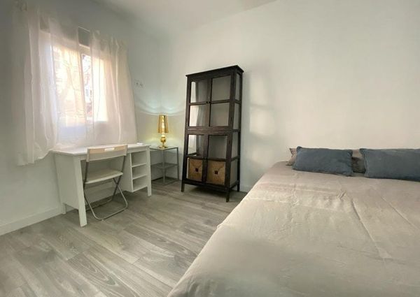 Calle de Concepción de la Oliva, Madrid, Community of Madrid 28021