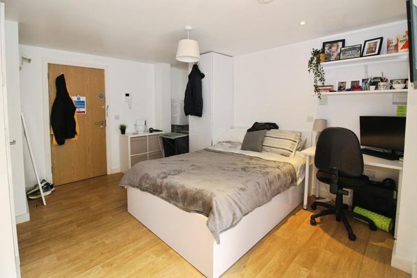 Studio to rent - Photo 1