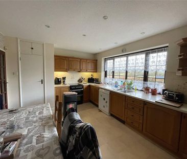 4 bedroom bungalow to rent - Photo 2