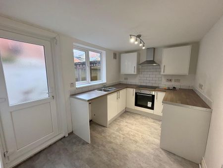 3 bedroom terraced house to rent - Photo 5