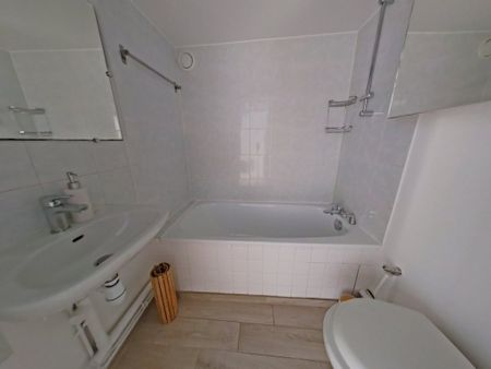 Location Appartement 2 pièces 31m² PARIS 10ème - Photo 5