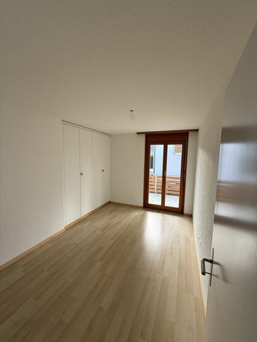 Helle, sonnige 4.5-Zimmer-Wohnung zu vermieten - Photo 2
