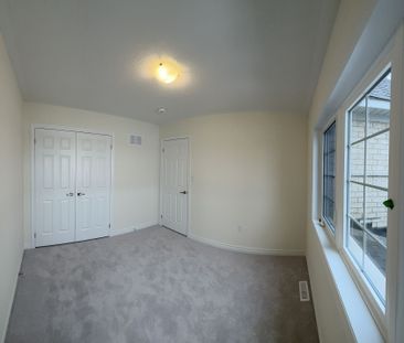 For Lease - 59 Mountainside Crescent, Whitby, Ontario - Photo 3