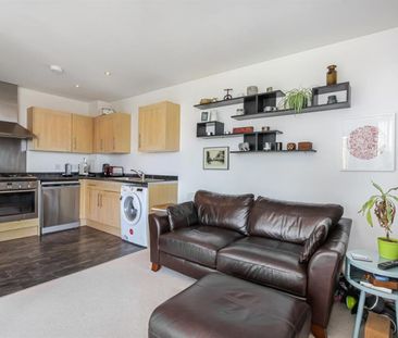 2 bedroom Flat To Let - Photo 1