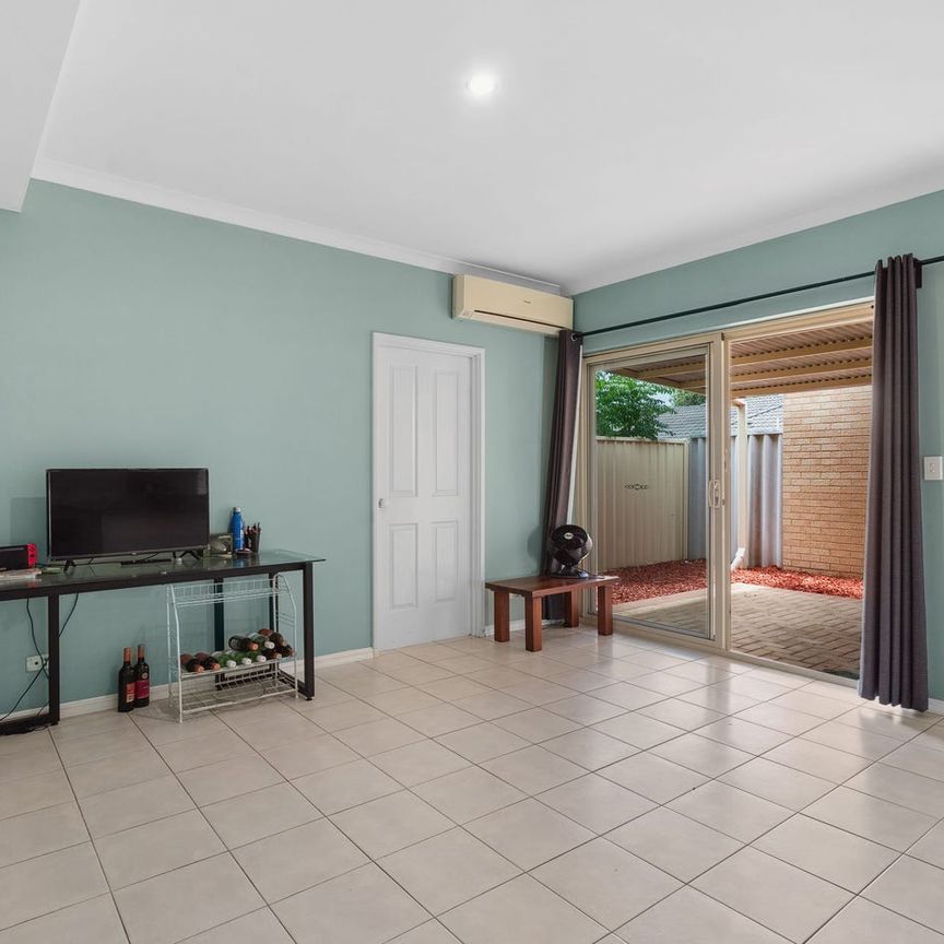 YES PLEASE! - Photo 1