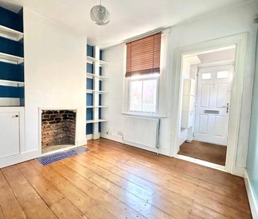 Hounslow Road, Hanworth, Middlesex, TW13 6QH - Photo 1