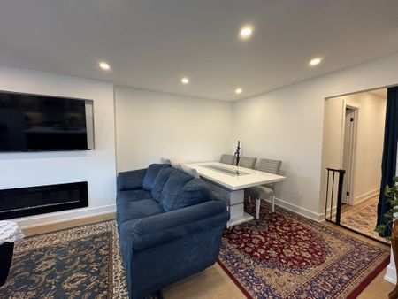 For Lease - 650 Mountview Place, Newmarket, Ontario - Photo 2