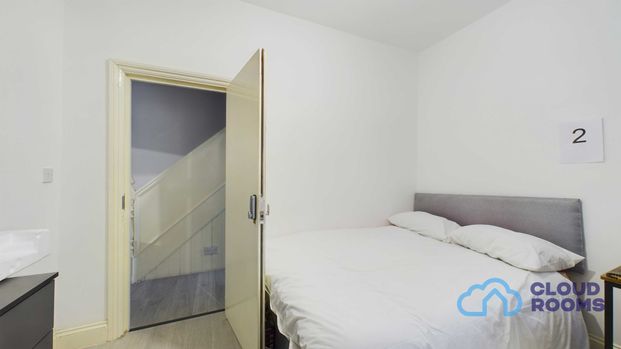 RM2 Halley Road | Newham | London | E12 6UE - Photo 1