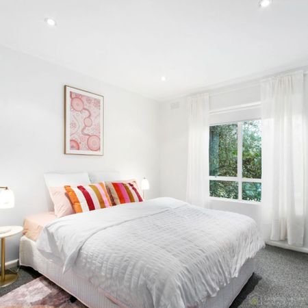 Modern One Bedroom Unit - Photo 3