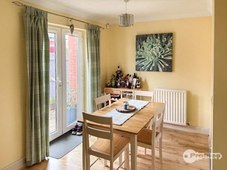 3 bedroom semi-detached house to rent - Photo 3