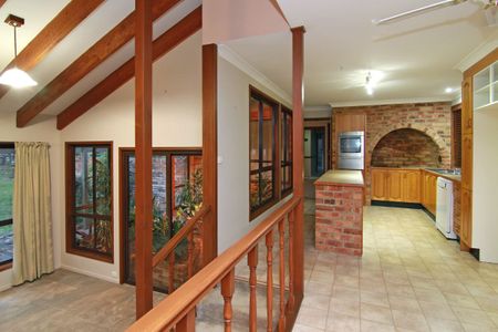 Spacious 4-Bedroom Home in a Quiet North Hill Location - Photo 5