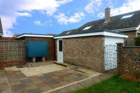 Broom Road Close - Photo 5
