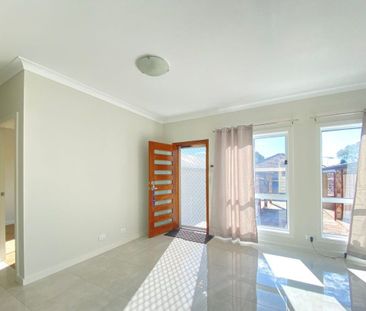 Charming 2-Bedroom Home in the Heart of Riverwood - Photo 3