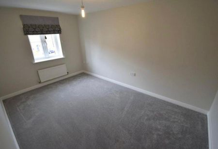 3 bedroom semi-detached house to rent - Photo 4