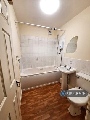 2 bedroom flat to rent - Photo 1