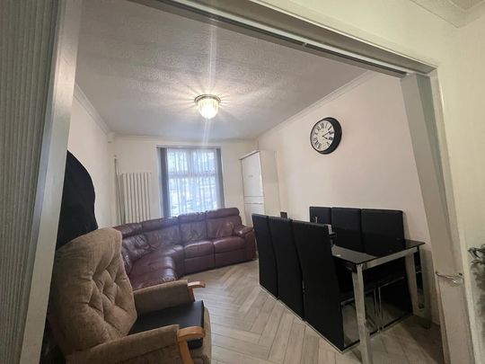 Room in a Shared House, Hartington Road, LE2 - Photo 1