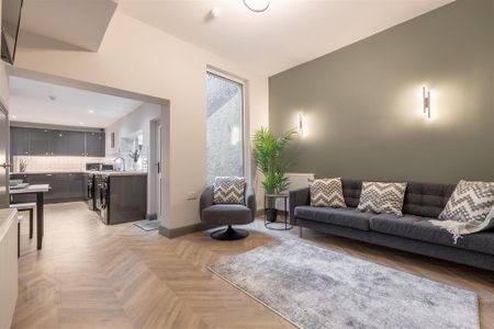 Room 2, 300 Beersbridge Road, Belfast, BT5 5DY - Photo 2