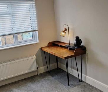 1 bedroom in a house share to rent - Photo 2