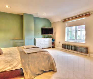 2 bedroom semi detached house to rent - Photo 4