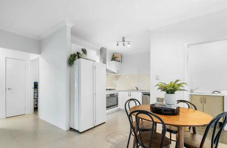 Stunning Home with Modern Comforts - UNDER APPLICATION - Photo 5