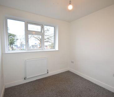 4 bedroom semi-detached house to rent - Photo 5