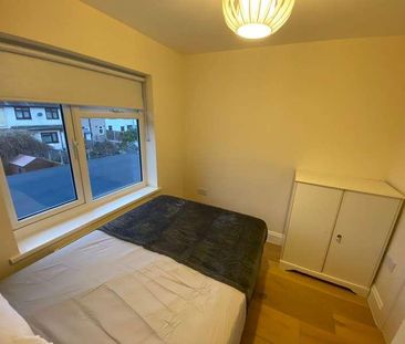 (room) Neasham Road Dagenham, RM8 - Photo 3