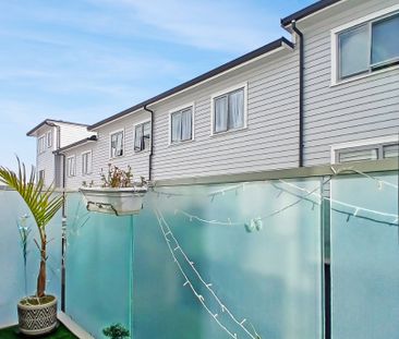 Modern peaceful & Central living. - Photo 2