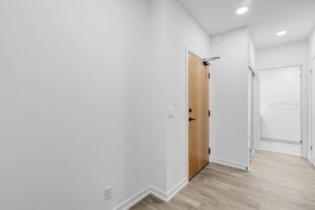 For Lease - 8 Beverley Glen Boulevard, Vaughan, Ontario - Photo 4