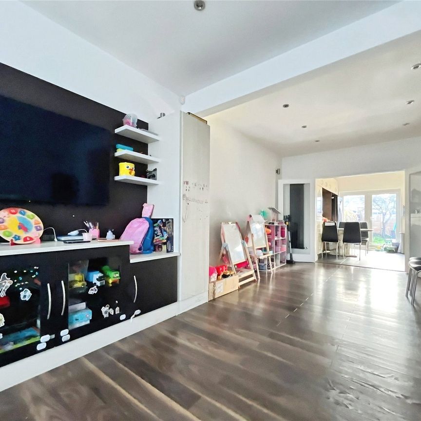 Ellerdine Road, Hounslow, TW3 2PN - Photo 1