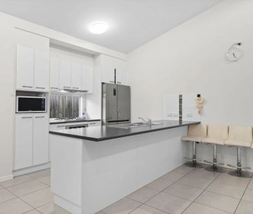 Spacious Contemporary Home - Photo 6