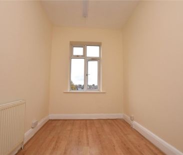 3 bedroom apartment to rent - Photo 2