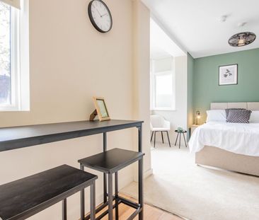1 Bedroom - Photo 3